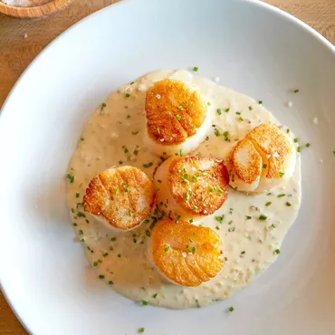 Seared Scallops with Champagne Beurre Blanc